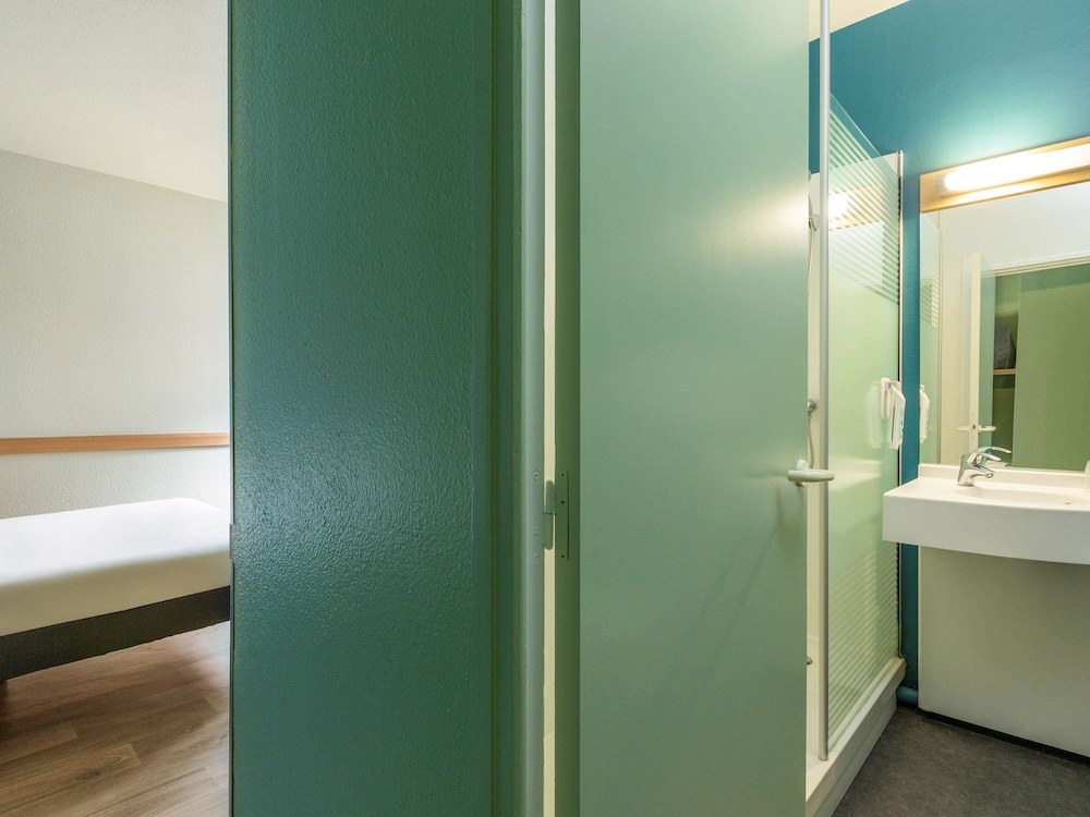 IBIS BUDGET PARIS PORTE DE PANTIN 18/64