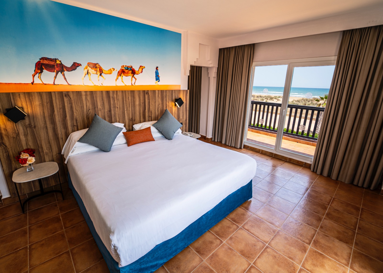 Suite, Sea Front