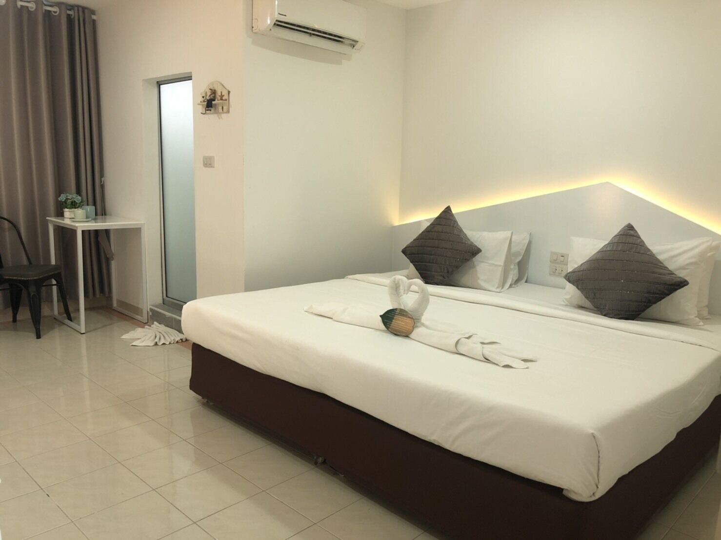 STANDARD, TWIN BEDS