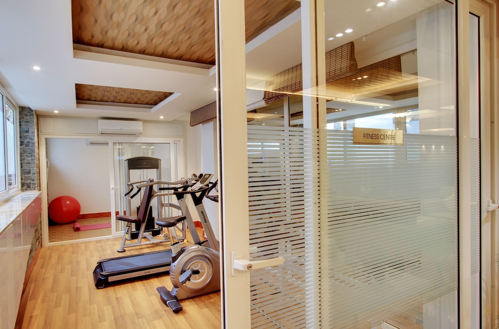 White Castle Corporate Residences 24/50