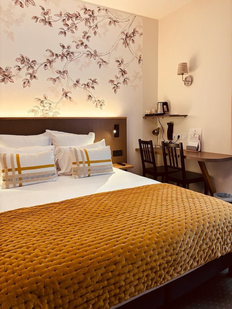 Le Castel Fleuri Hotel 35/61