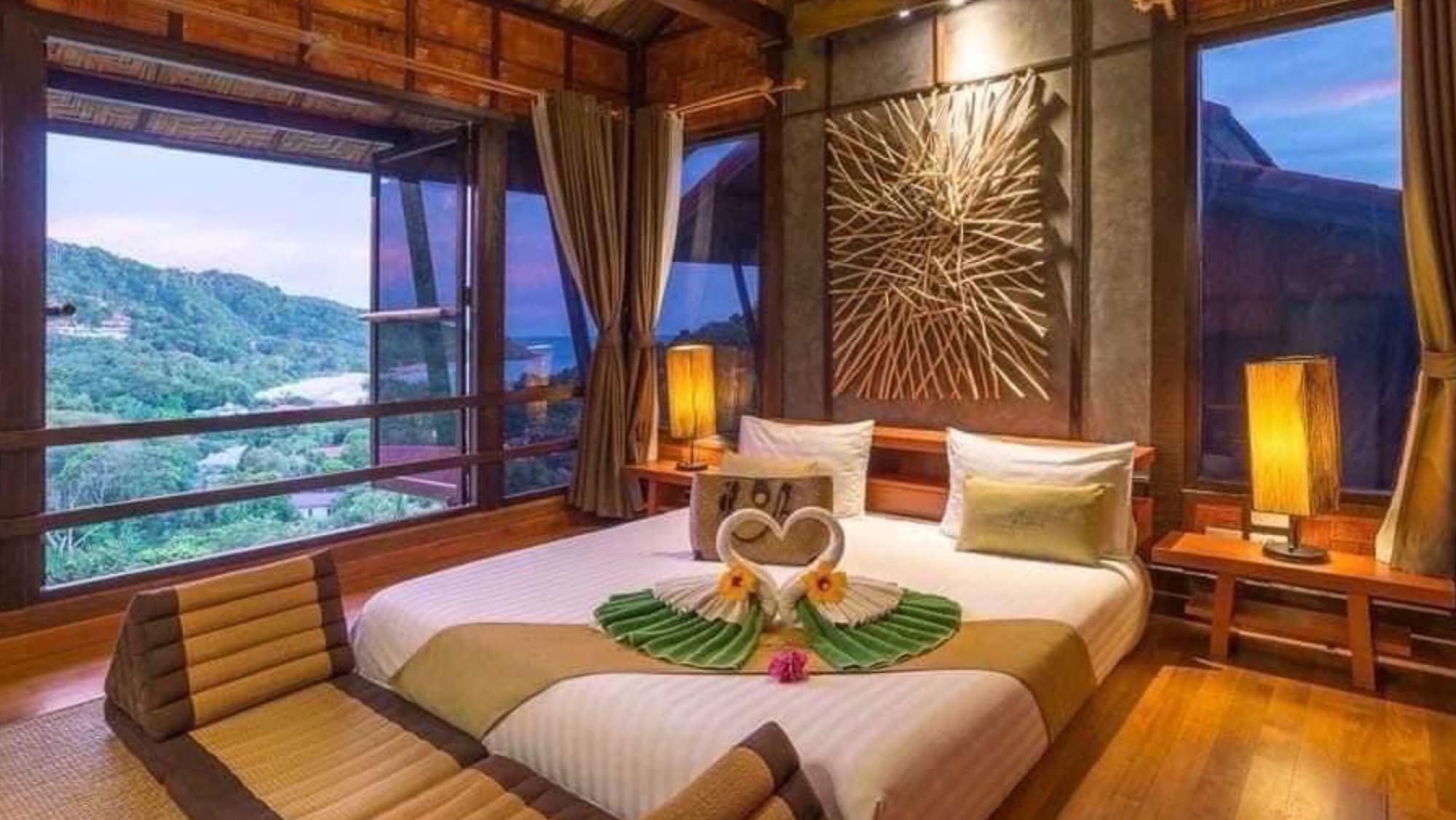 2 Bedrooms, Pool Access