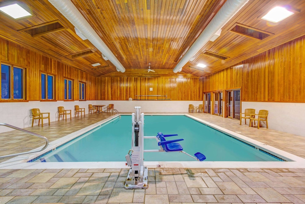 Days Hotel & Conference Center - Methuen 25/32