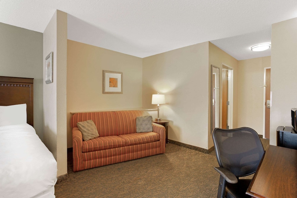 La Quinta Inn Suites Richmond Kings Dominion 31/44