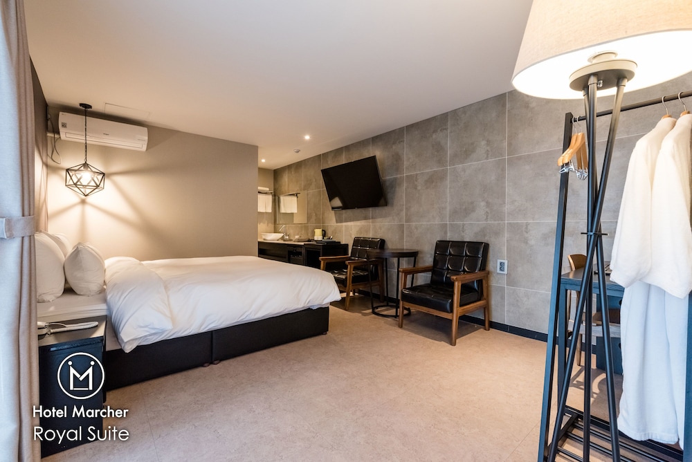 Hotel Marcher 24/76