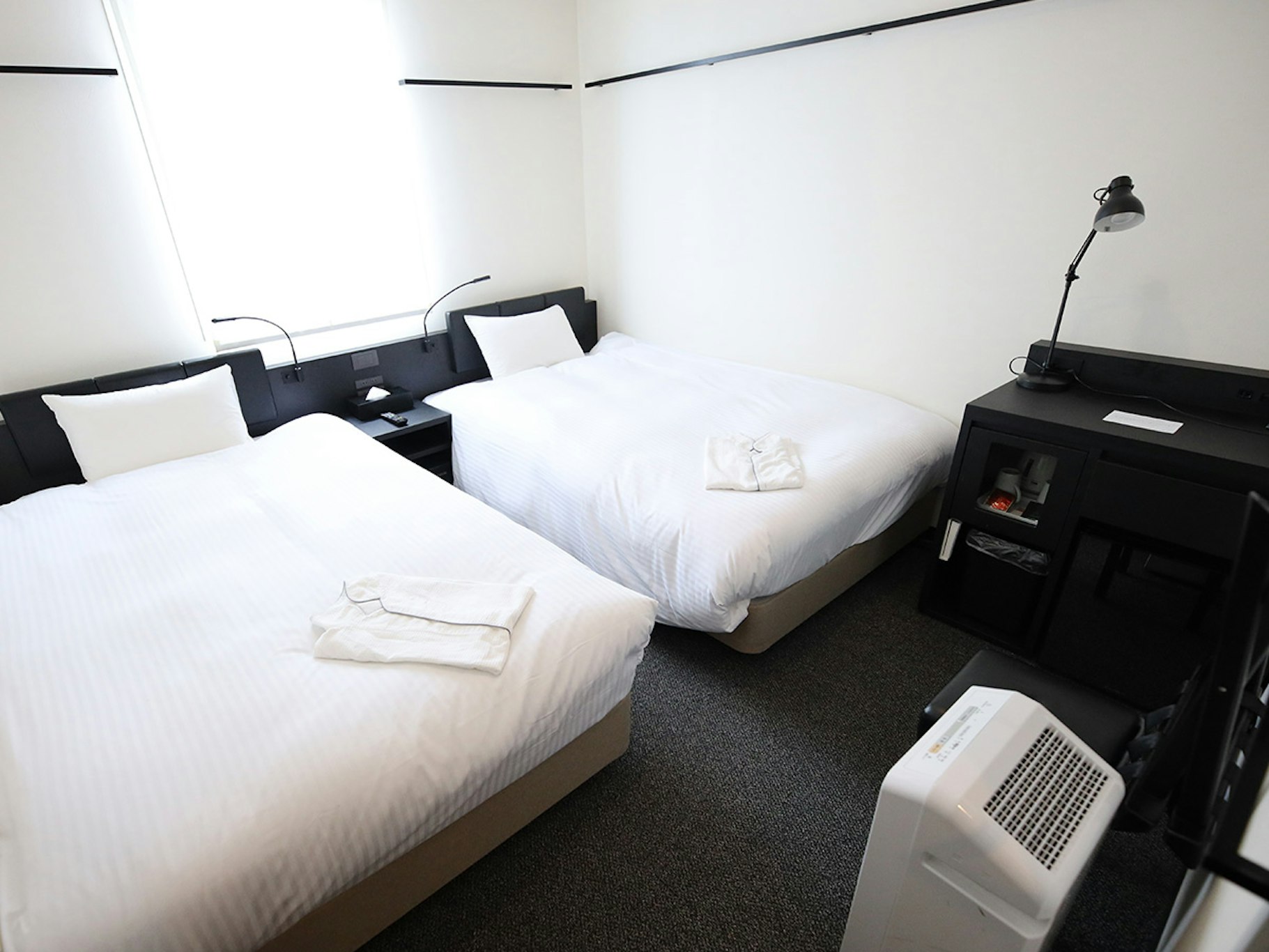 Twin Room (Smoking)