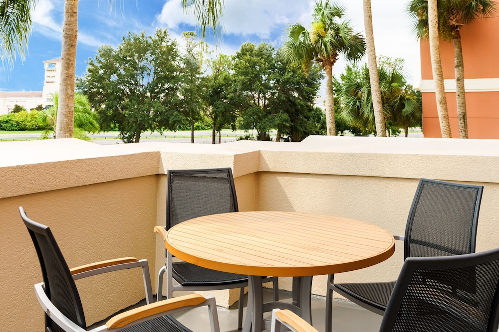 Embassy Suites by Hilton Orlando Lake Buena Vista Resort 79/100