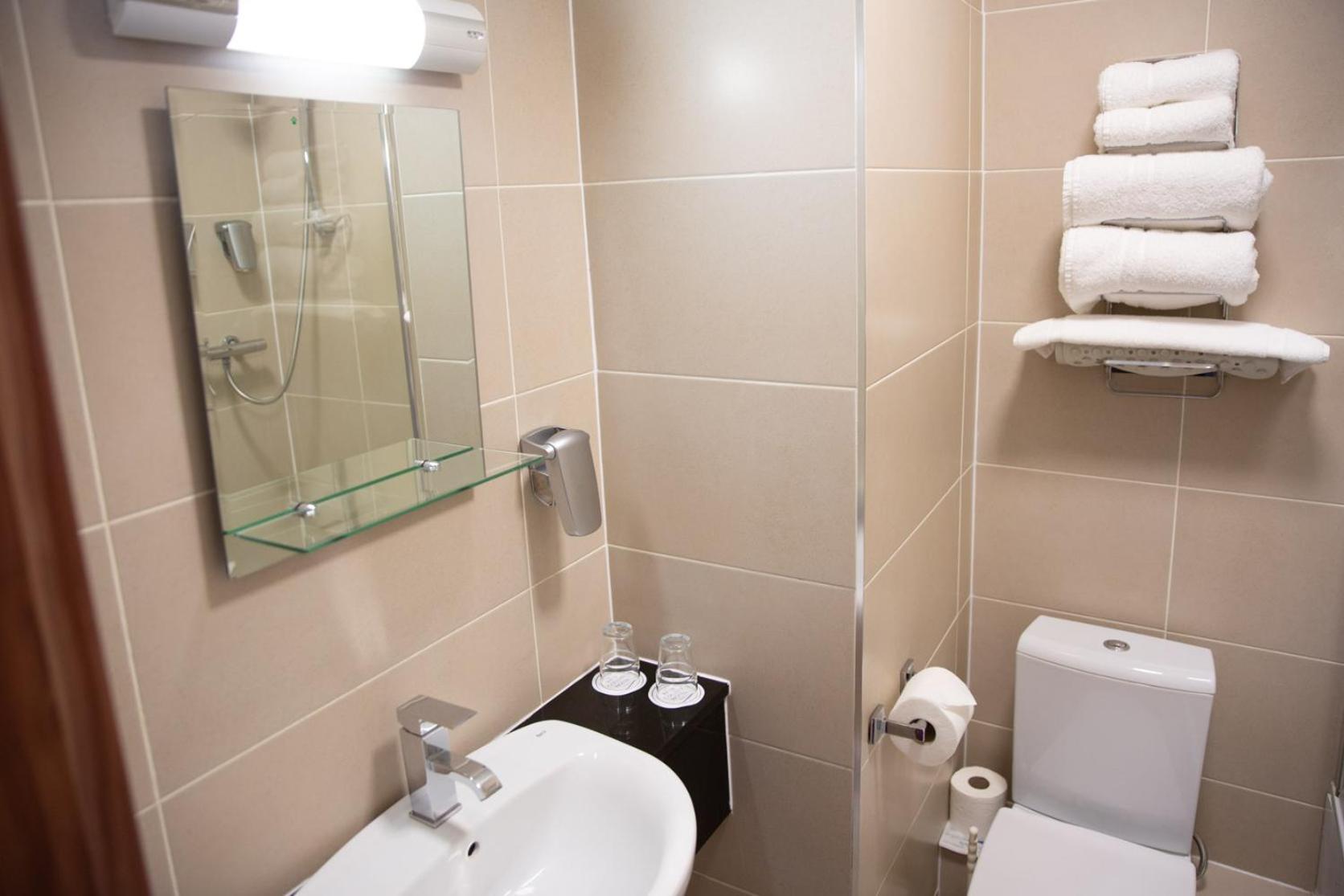غرفة بسريرين منفصلين، West County Hotel 10/10