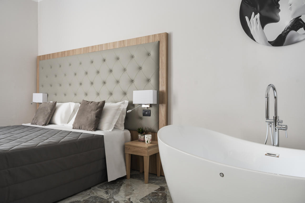 Hotel Re Enzo 54/102