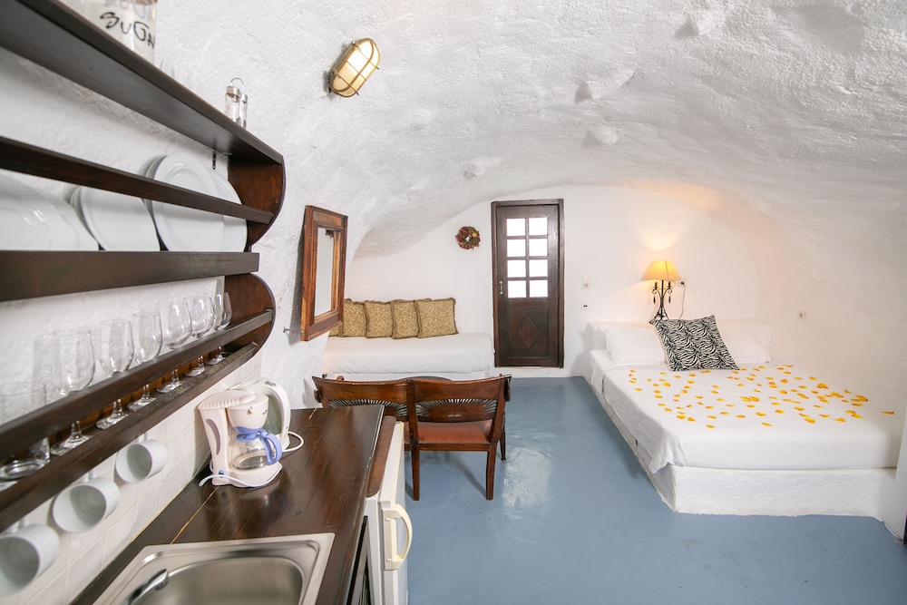 Alexander's Suites 46/68