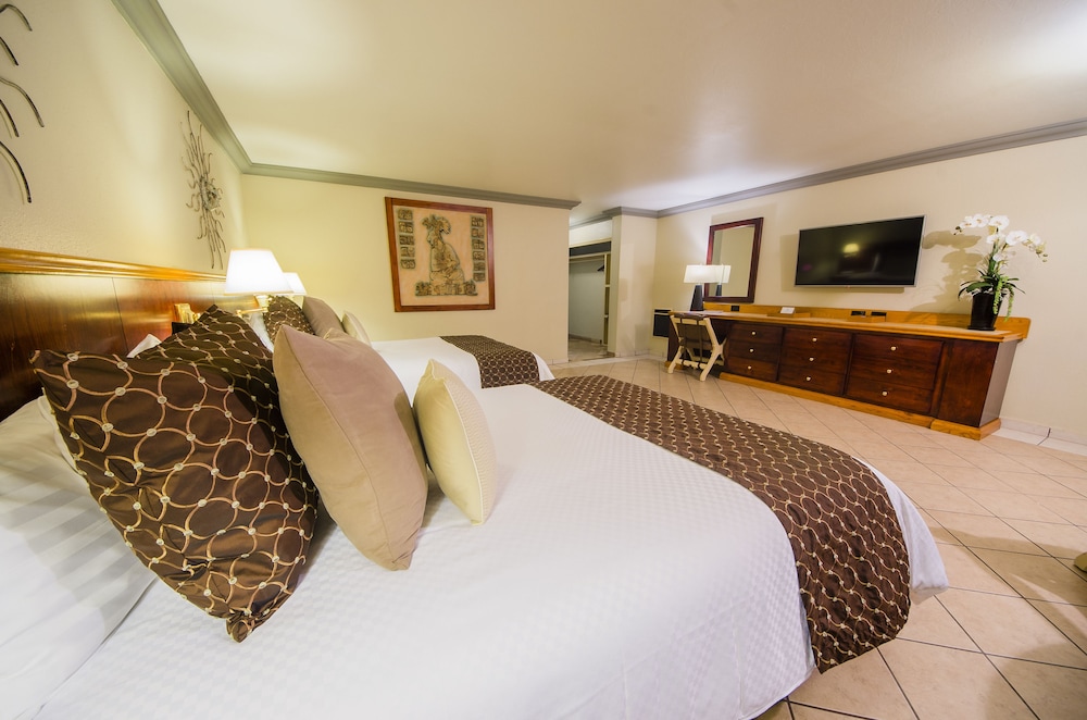 Estero Beach Hotel & Resort 22/70