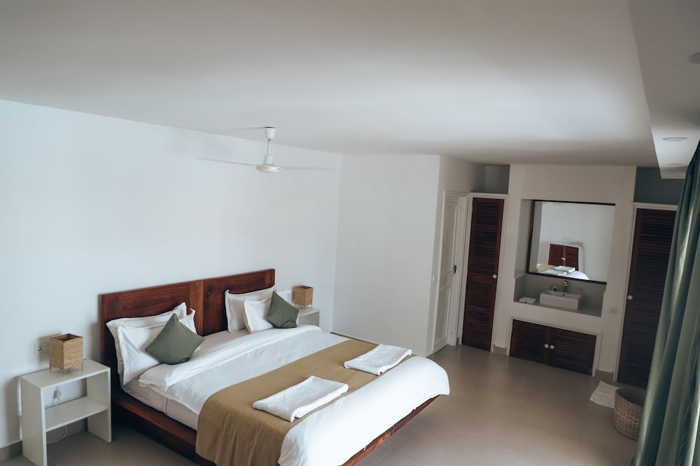 Dhow Inn Boutique Hotel 11/50