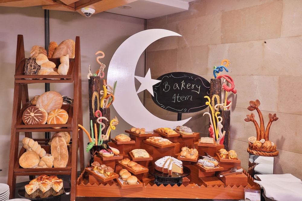 Avari Xpress Multan 22/49