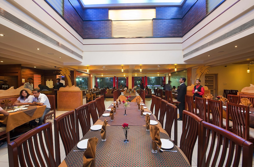 Hotel Shri Ram Excellency 15/23