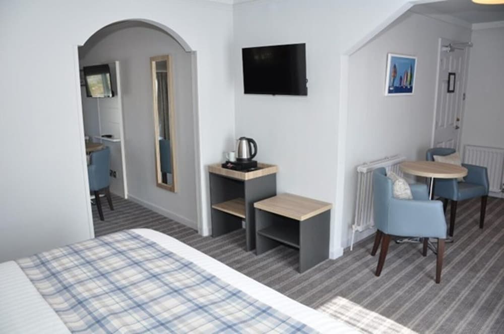 North West Castle Hotel 34/50