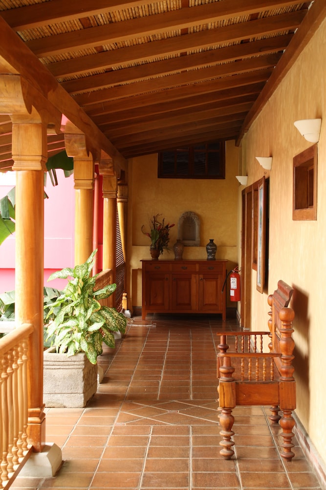 Hotel Colonial Granada 8/48
