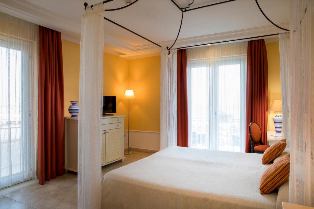 Deluxe, Double Bed, Sea View