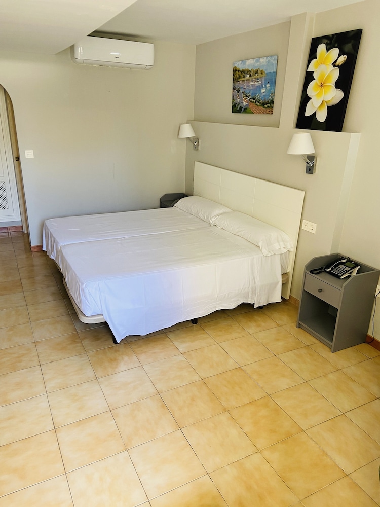 Hotel Los Jazmines 38/69