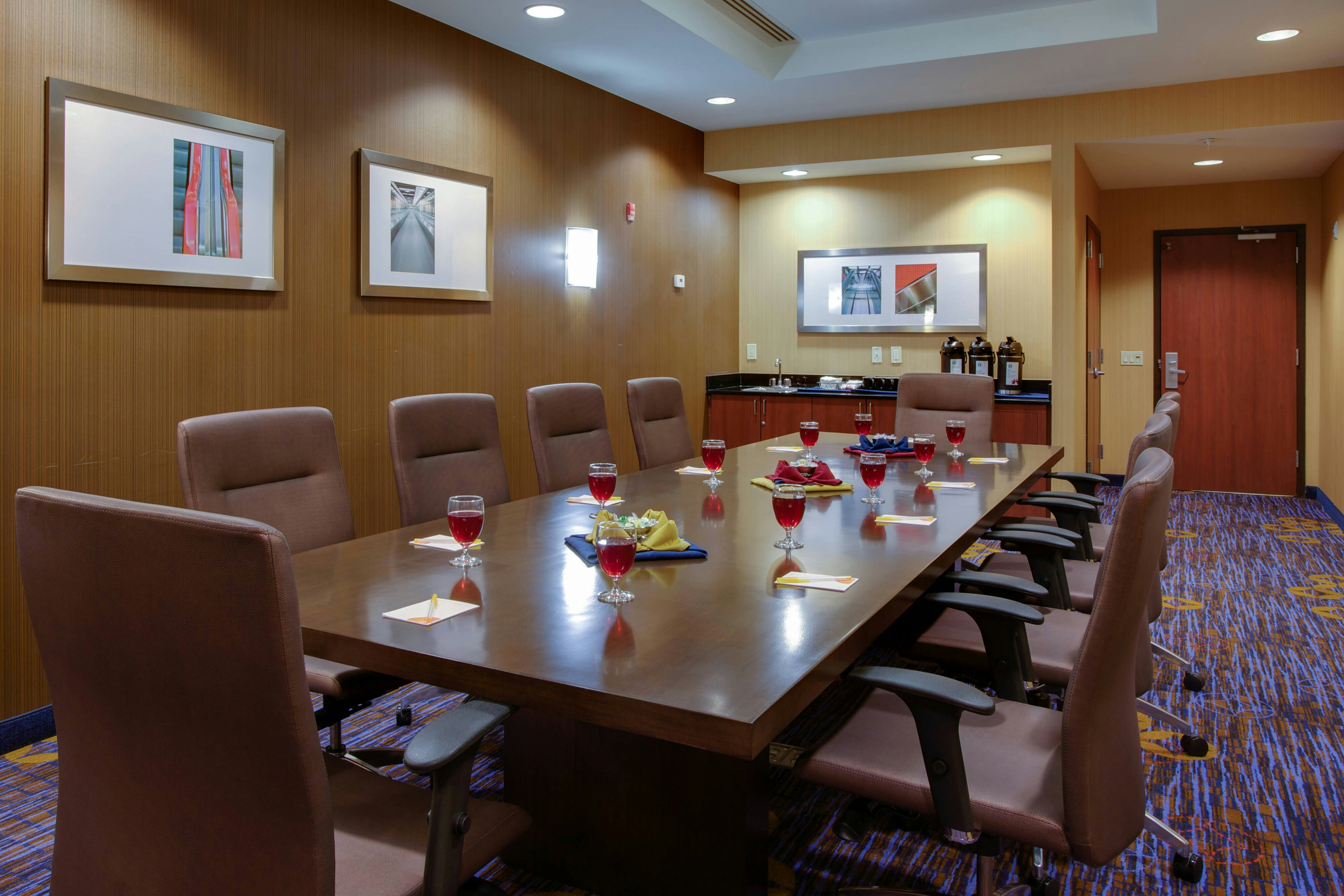 Courtyard By Marriott Republic Aprt Long Island Farmingdale 62/71