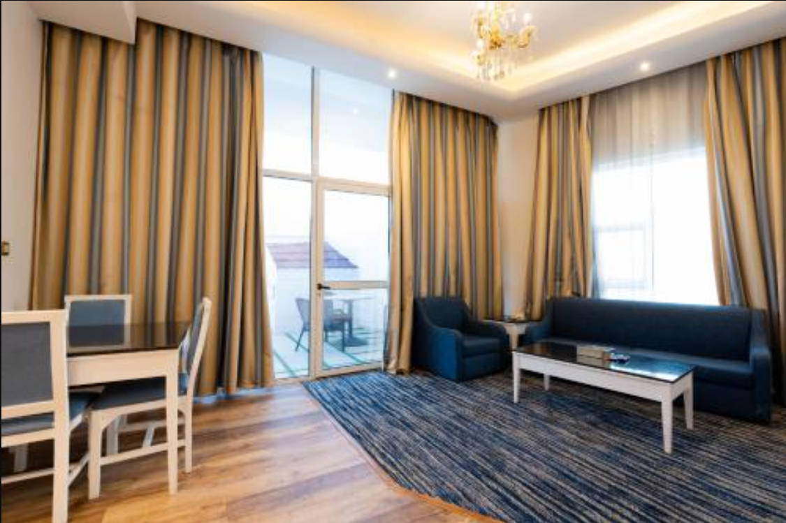 فندق بلاتنيوم البيعة للوحدات السكنية(Platinum 50) 30/36
