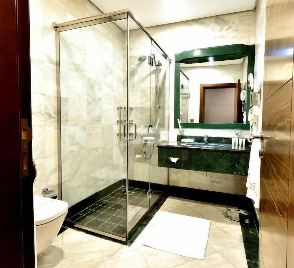 فندق إيريديوم 70(Iridium 70 Hotel) 29/29