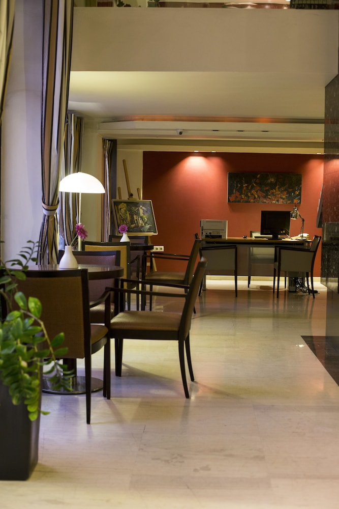 Davitel Tobacco Hotel 32/49