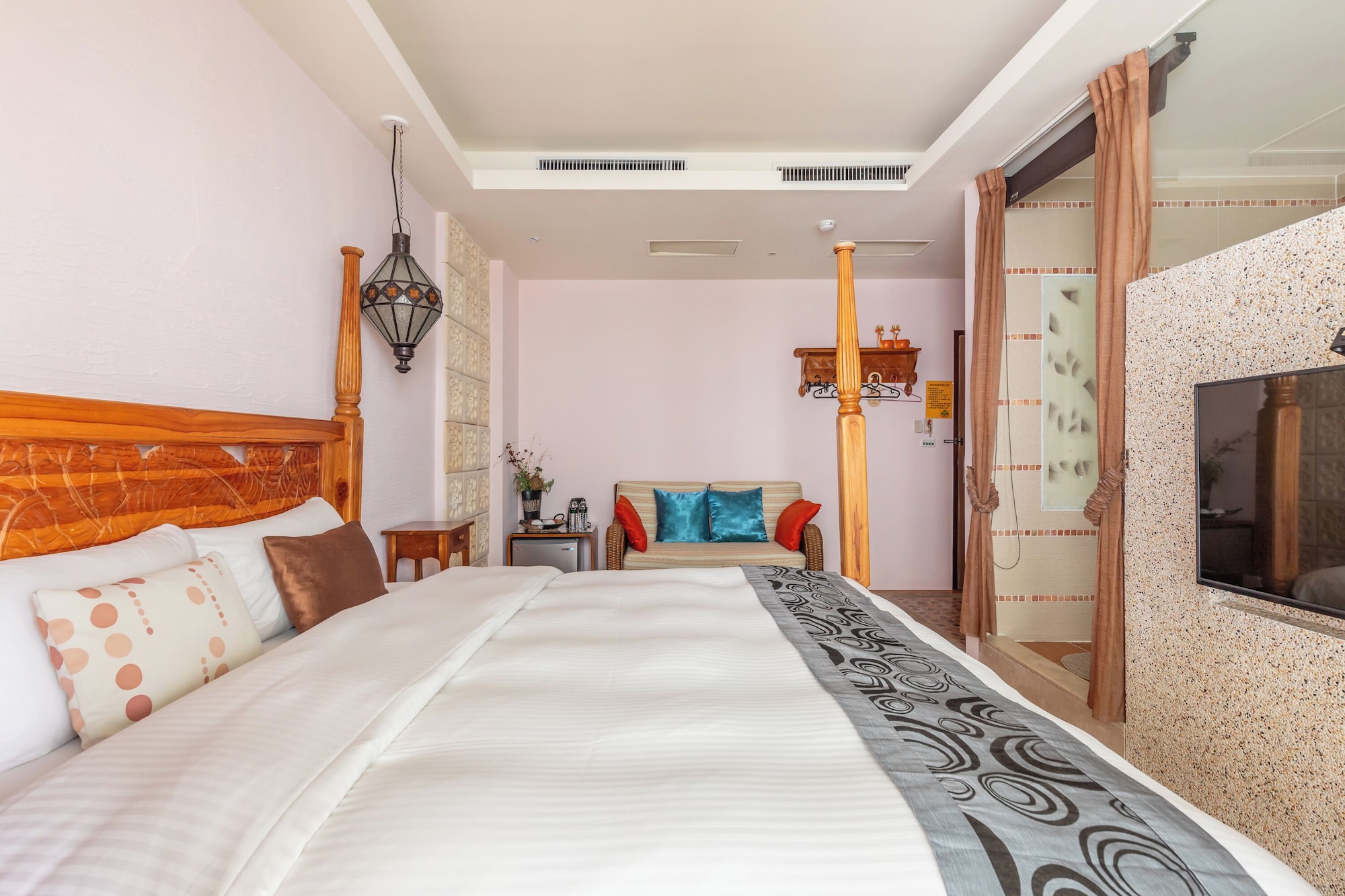 ROOM, DOUBLE BED, BALCONY