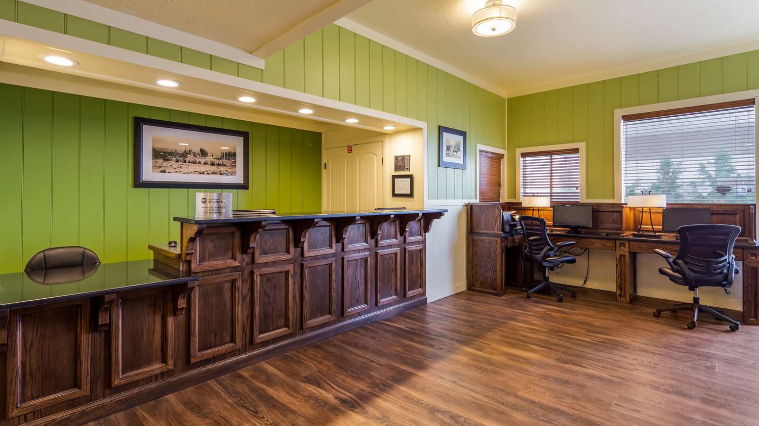 Best Western Paradise Inn & Resort 8/30