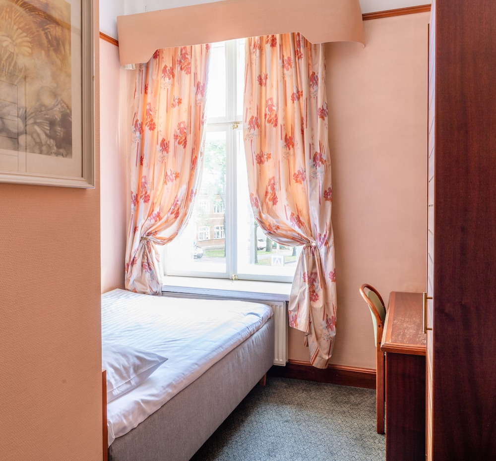 Room, Double Bed, Small