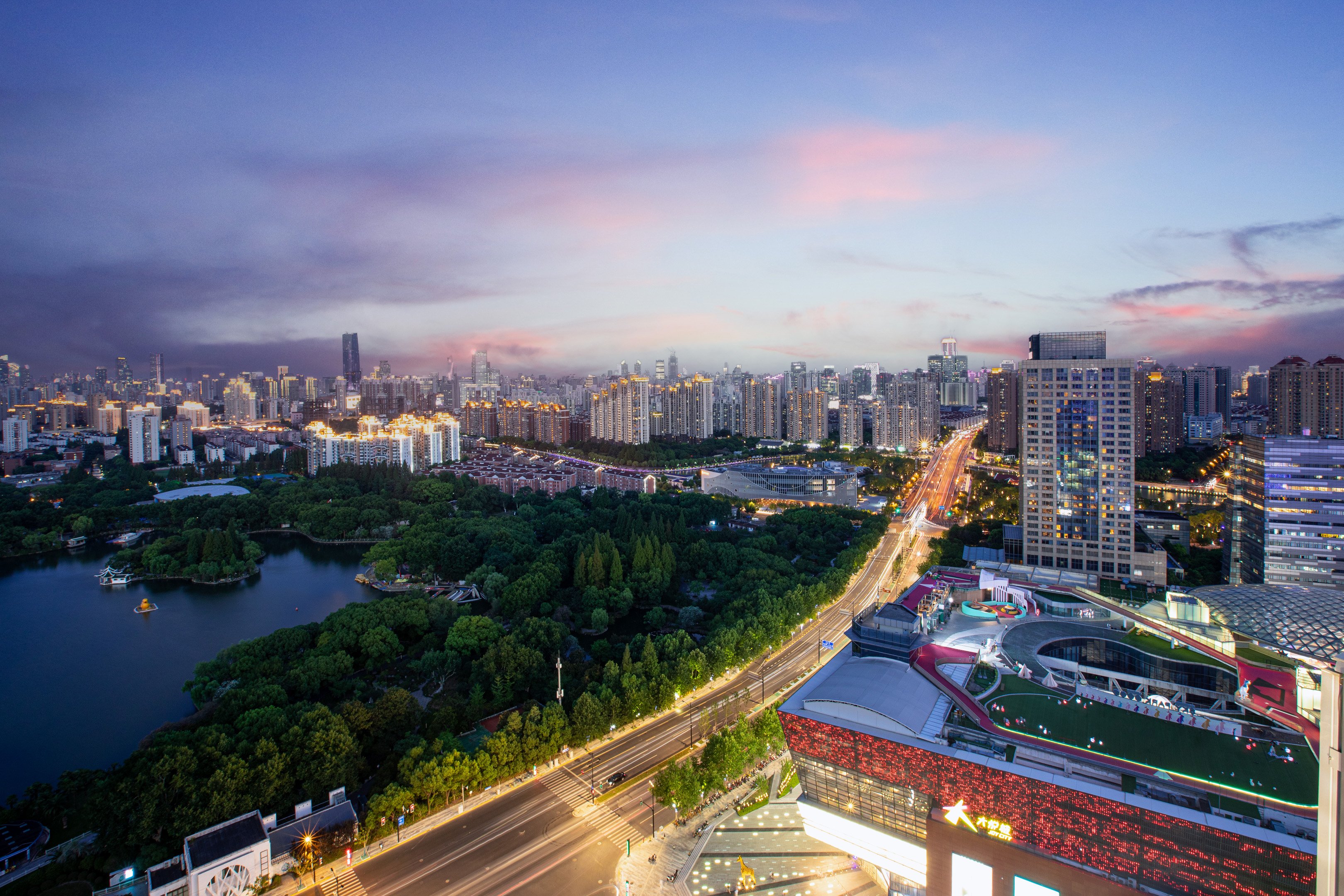 HUALUXE Shanghai Changfeng Park 46/50