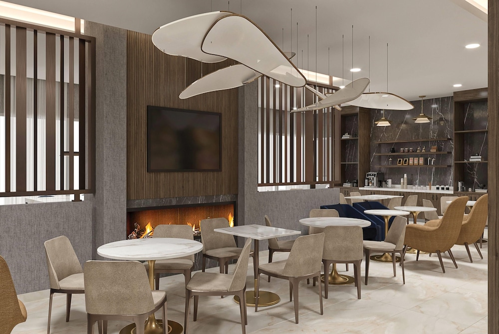 La Quinta Inn & Suites by Wyndham Athens 38/49