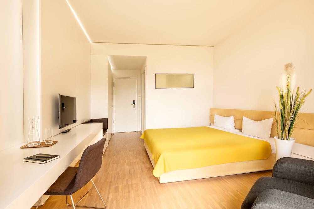 Comfort, Single, King Bed