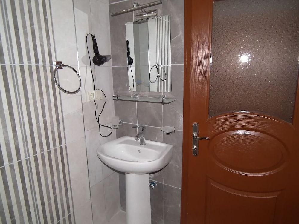 Aristo Motel 15/15