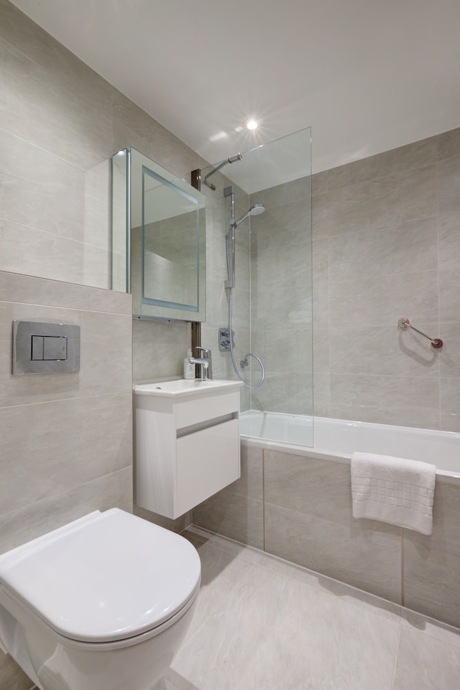 COLLINGHAM SERVICED APARTMENTS 21/56
