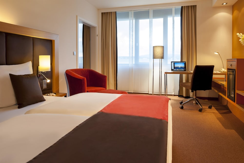 Sunday Hotel Main Taunus Frankfurt/Sulzbach 27/67