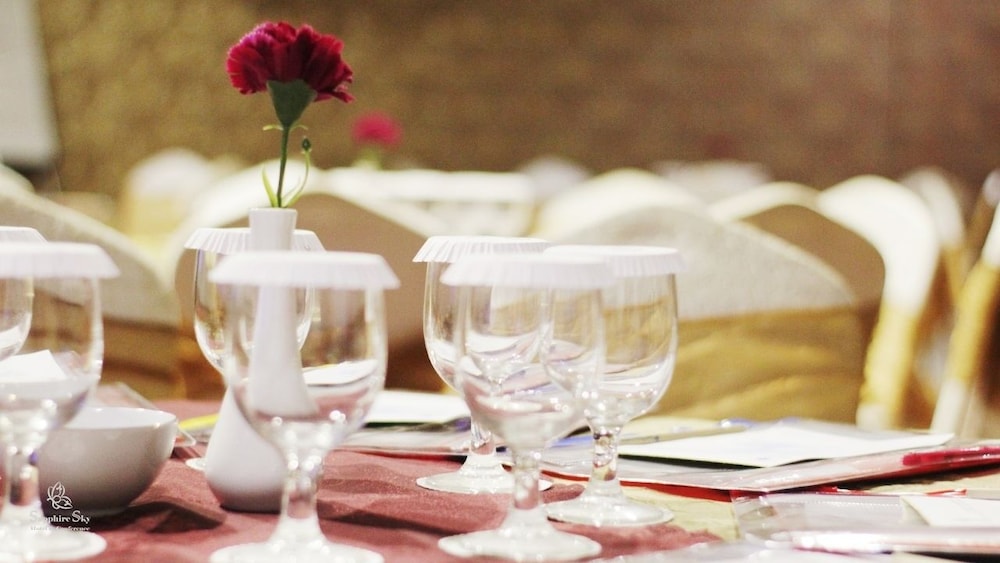 Sapphire Sky Hotel & Conference 9/20