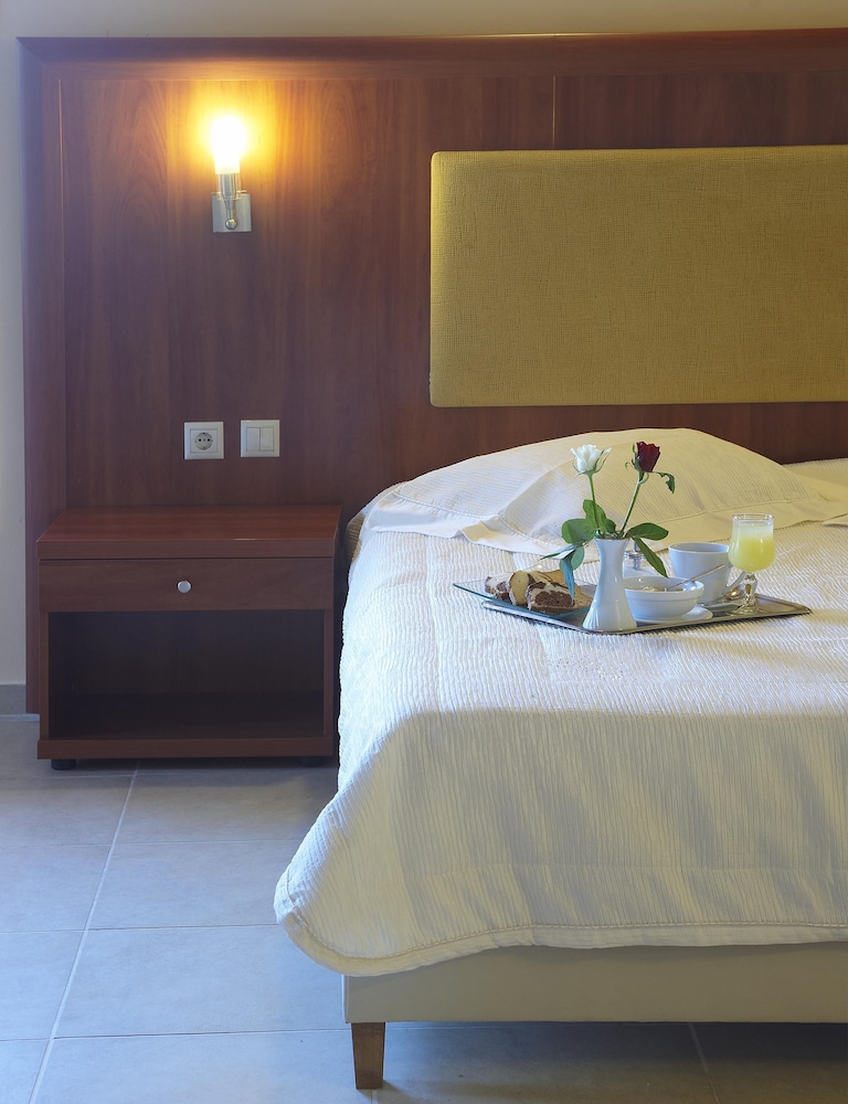 Parnis Palace Hotel Suites 11/25