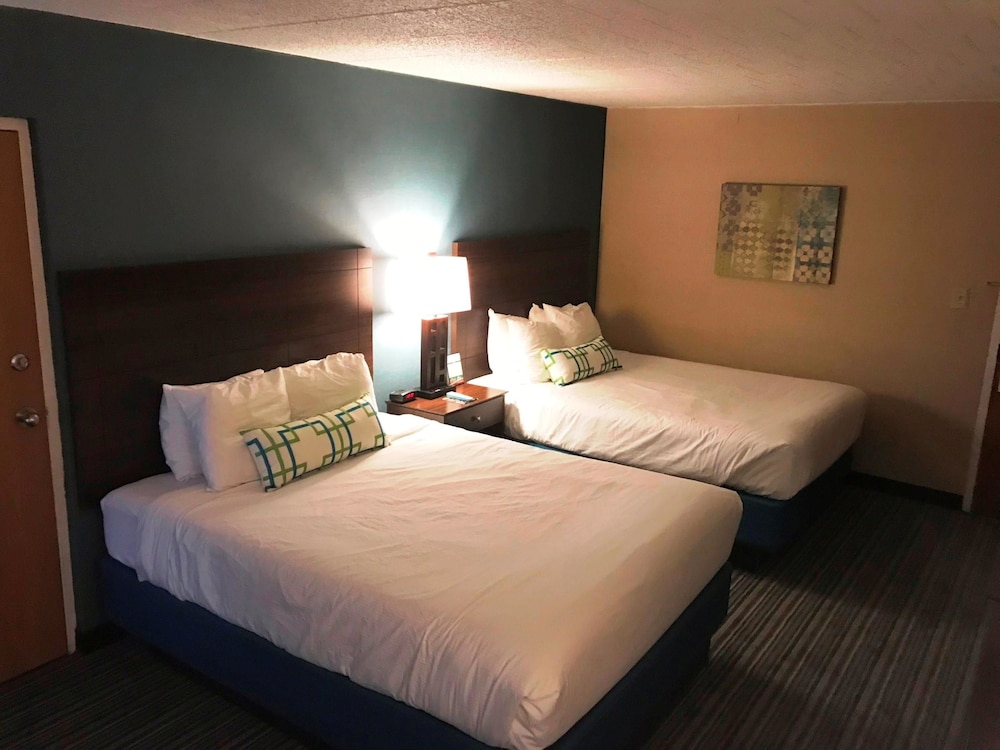 Best Western Woodhaven Inn 8/43