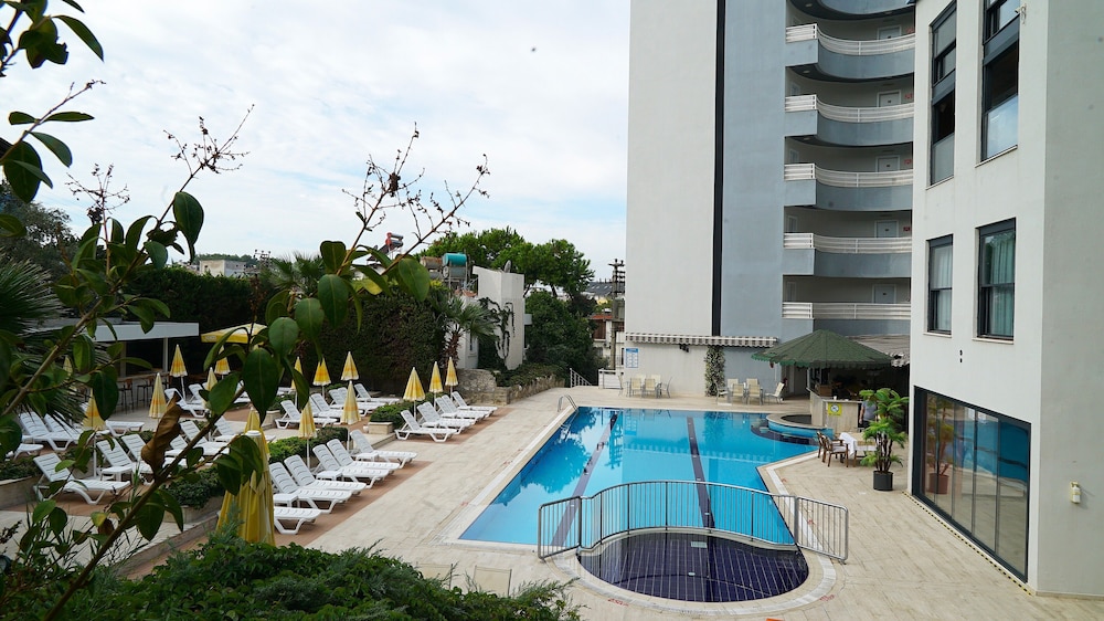 Happy Apart Hotel 34/40