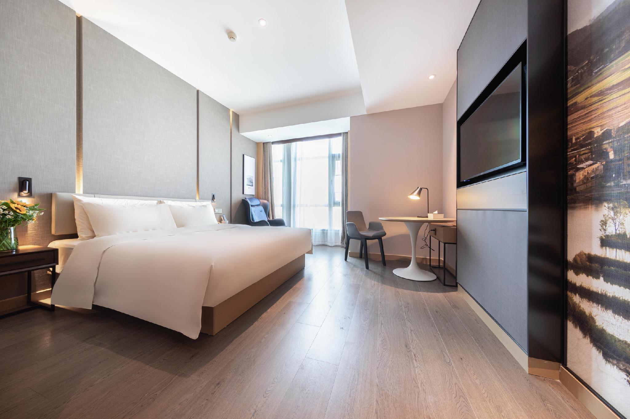 Superior, King and Queen Bed