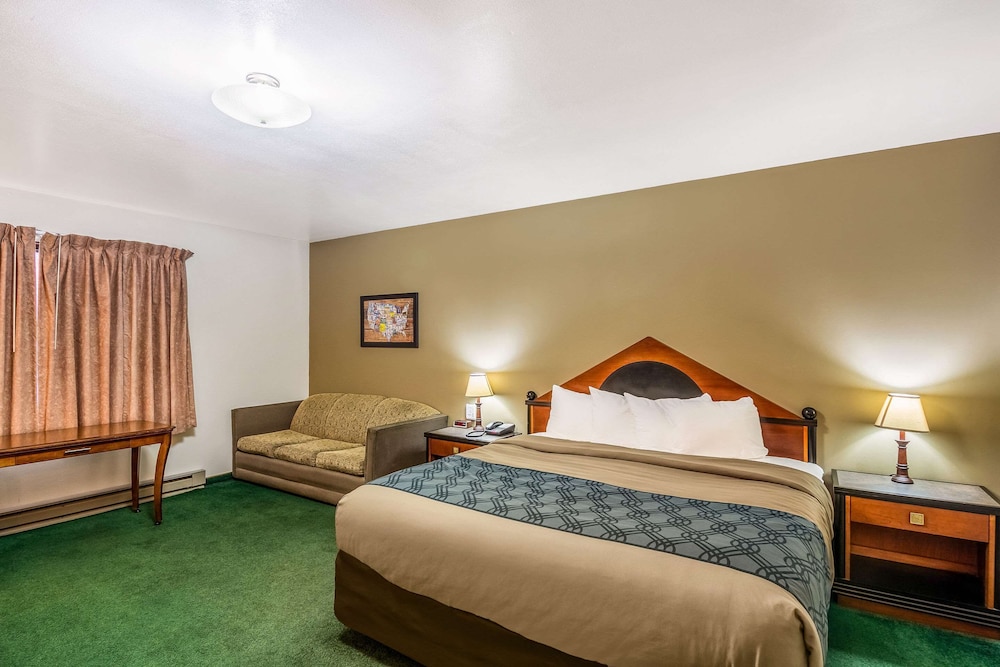 Econo Lodge Waupaca 10/35