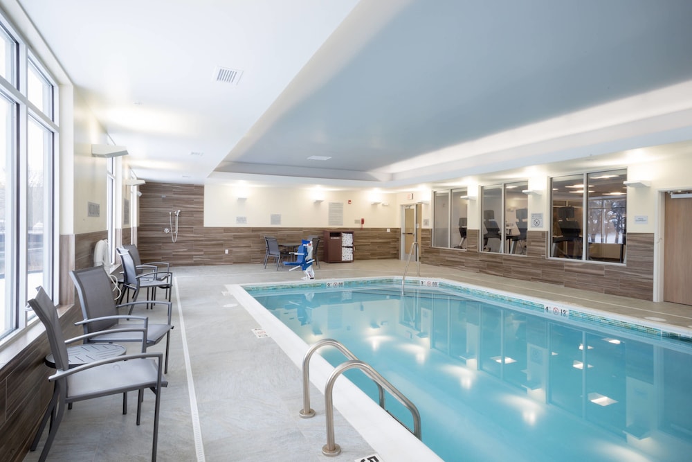 Fairfield Inn & Suites By Marriott Northfield 17/34