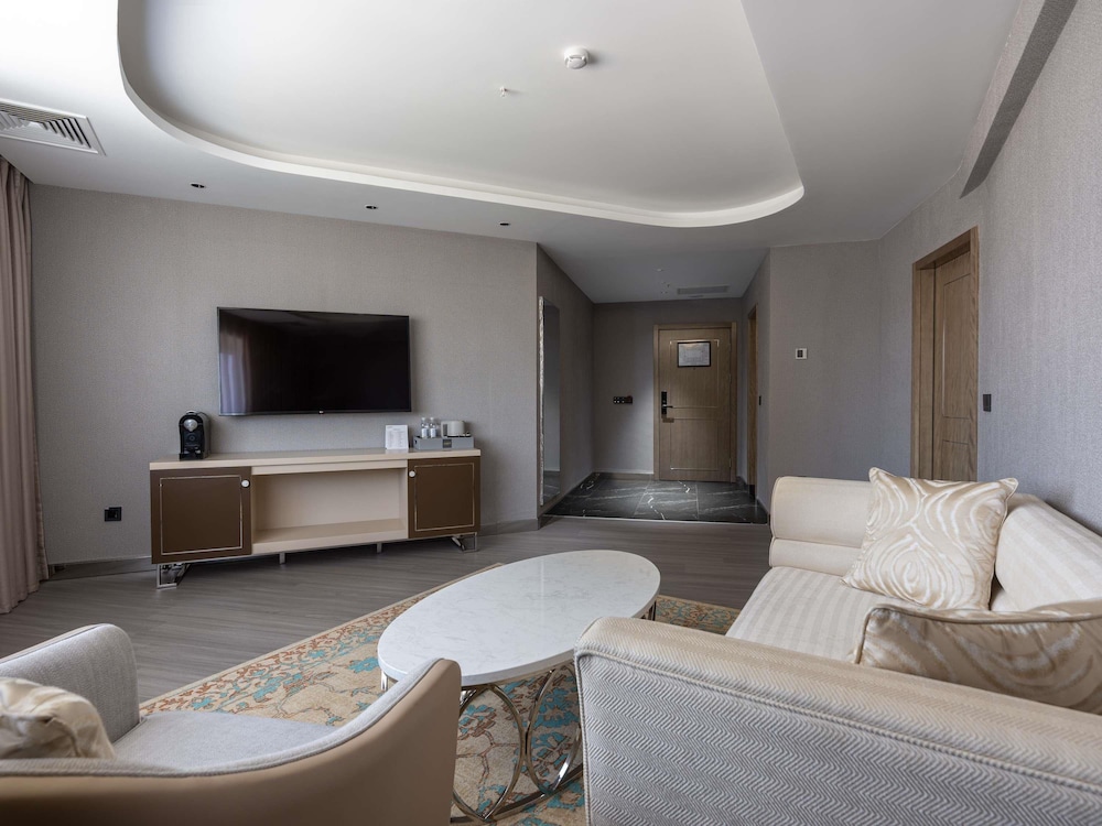 Movenpick Samarkand 37/54