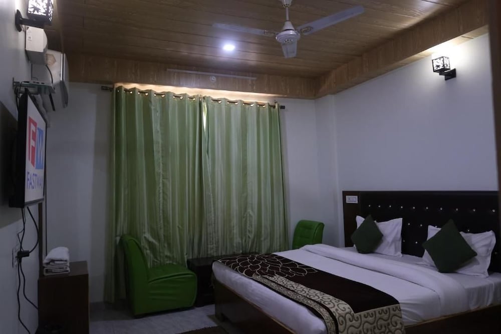 Hotel Sarla Regency 21/47