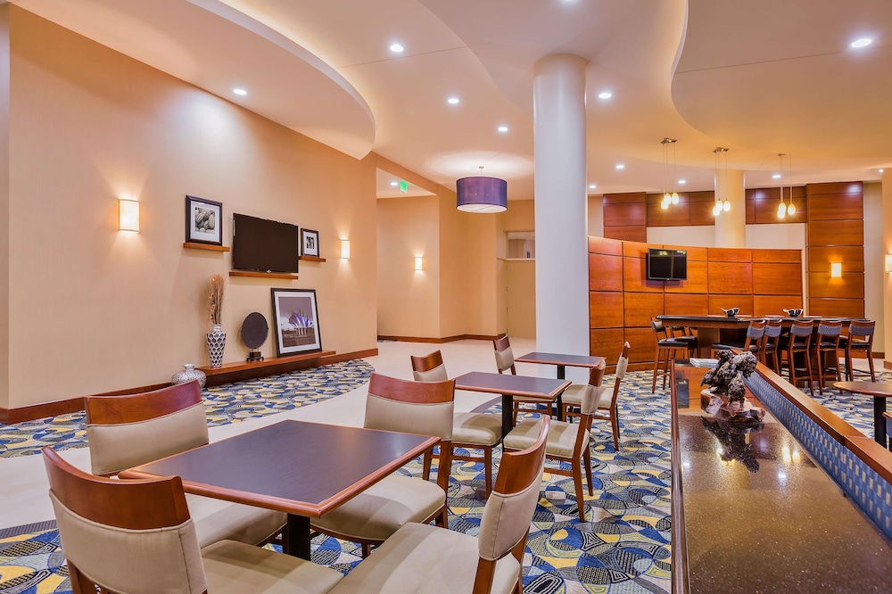 Hampton Inn And Suites Owensboro Downtown Waterfront 33/43