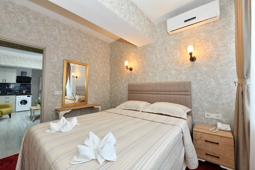 SUITE, KITCHEN