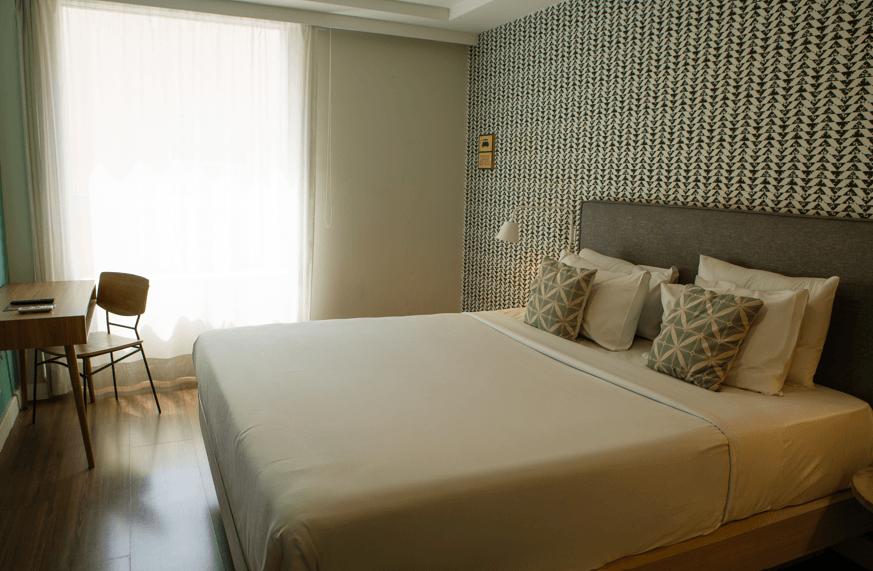 Standard, Queen Bed, Private Bathroom