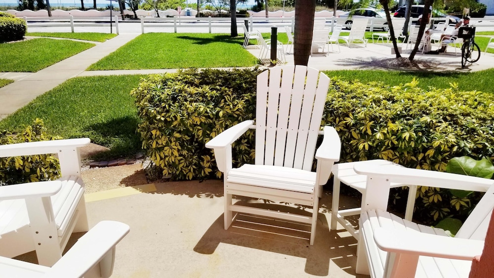 Gulf Winds Resort 48/50