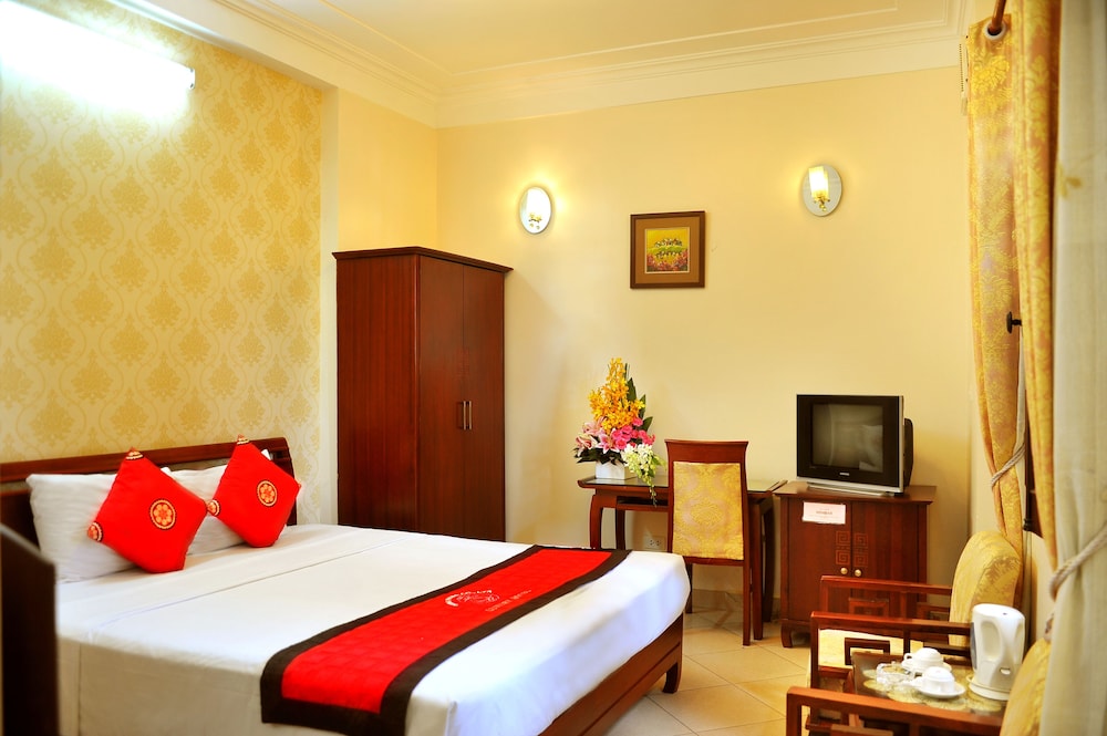 Luxury Hotel 24/58