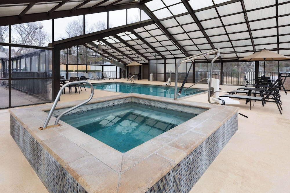 La Quinta Inn & Suites by Wyndham Meridian 25/45